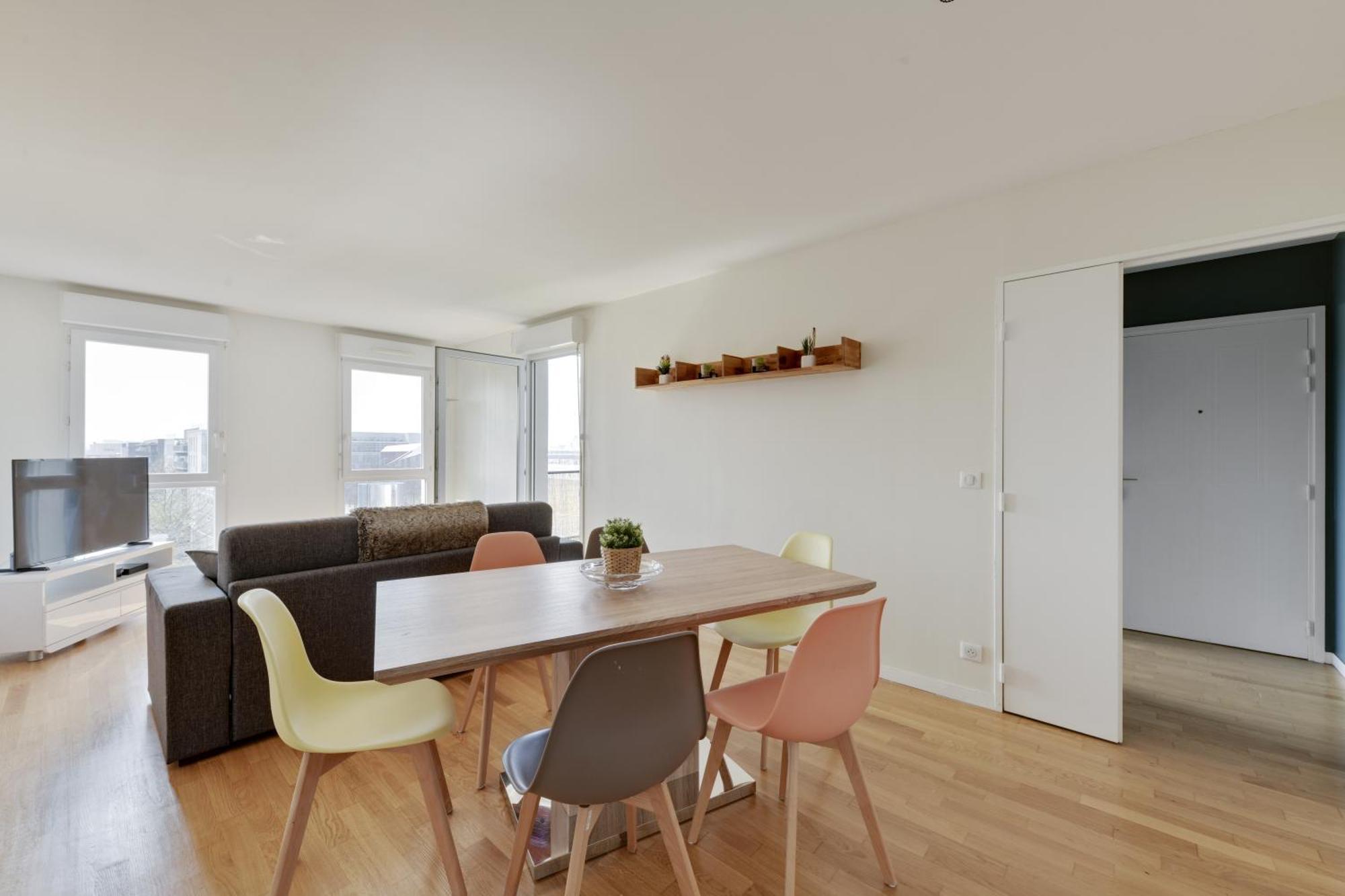 Chic Apartment With Superb View Of The Eiffel Tower Сен-Дені Екстер'єр фото